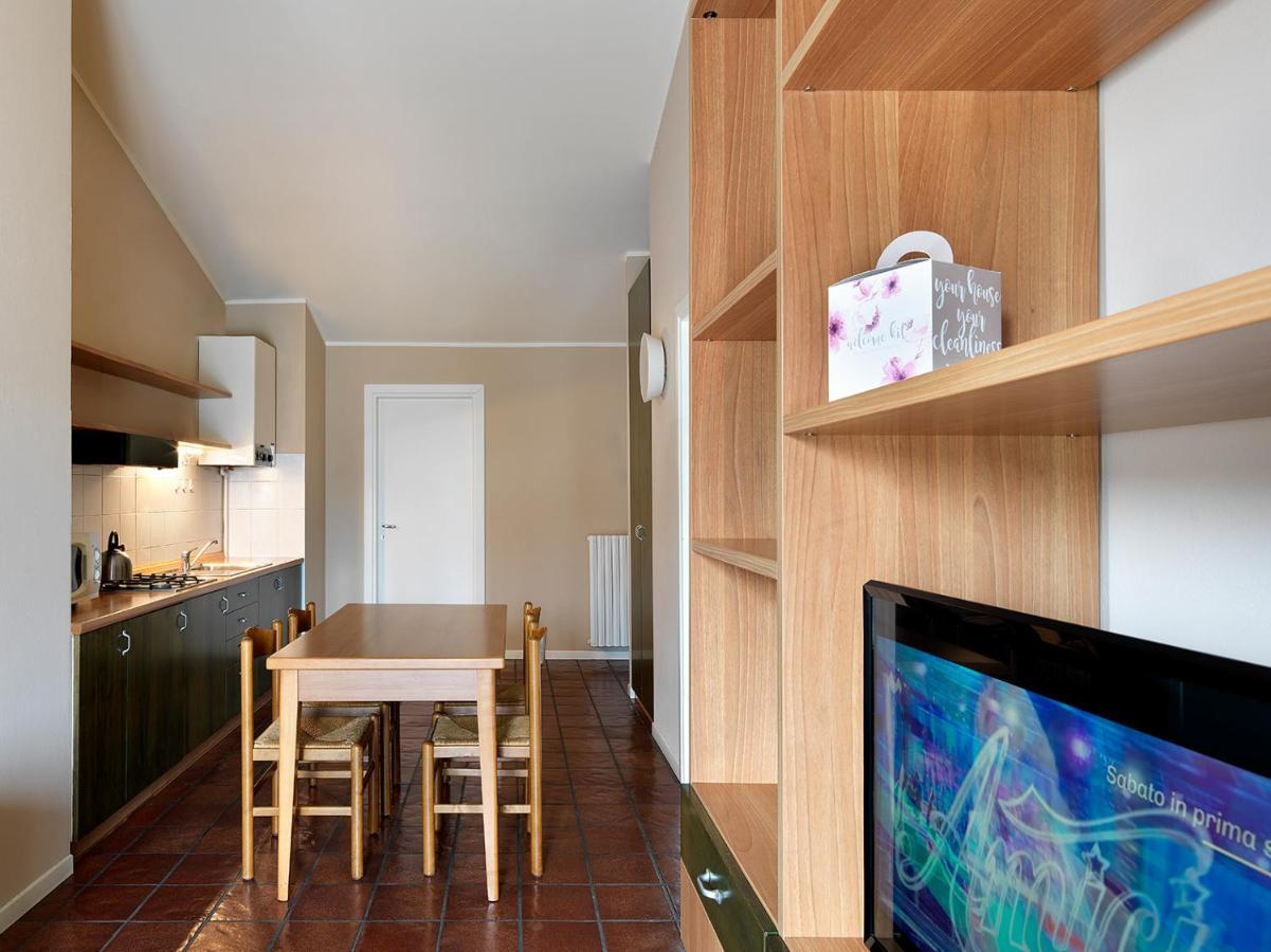 מנרבה דל גארדה Residence Il Melograno מראה חיצוני תמונה