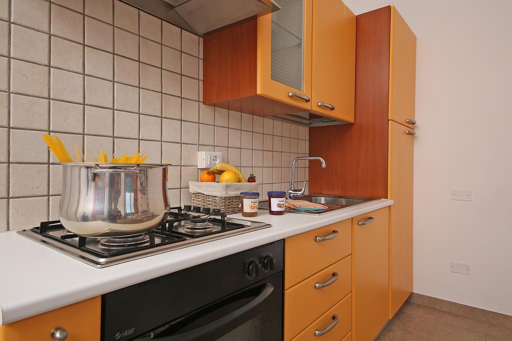 מנרבה דל גארדה Residence Il Melograno מראה חיצוני תמונה